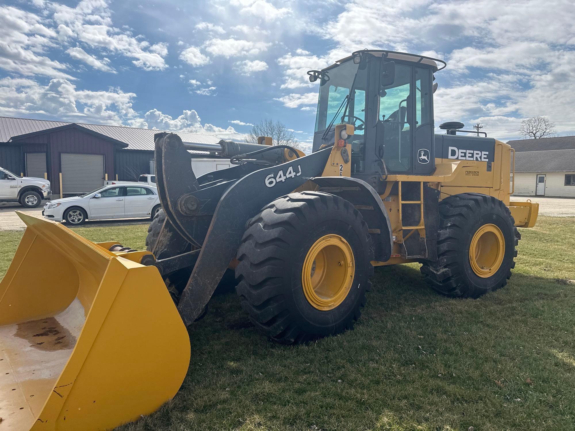 2006 Deere 644 J