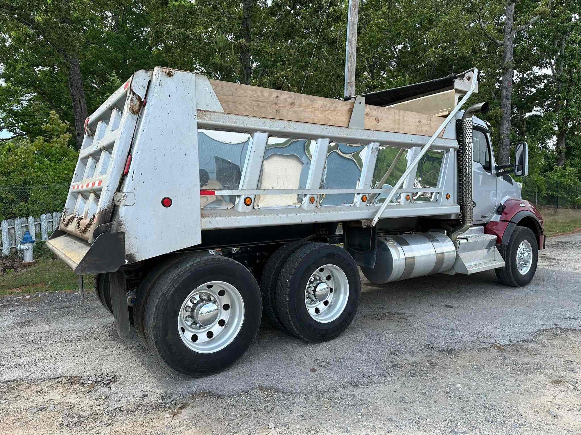 2017 Kenworth T880 Dump Truck