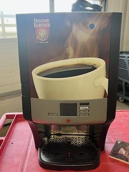 Douwe Egberts Coffee Machine - C60