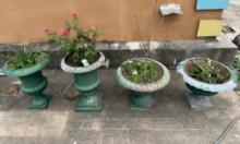 4PC OUTDOOR PLANTERS