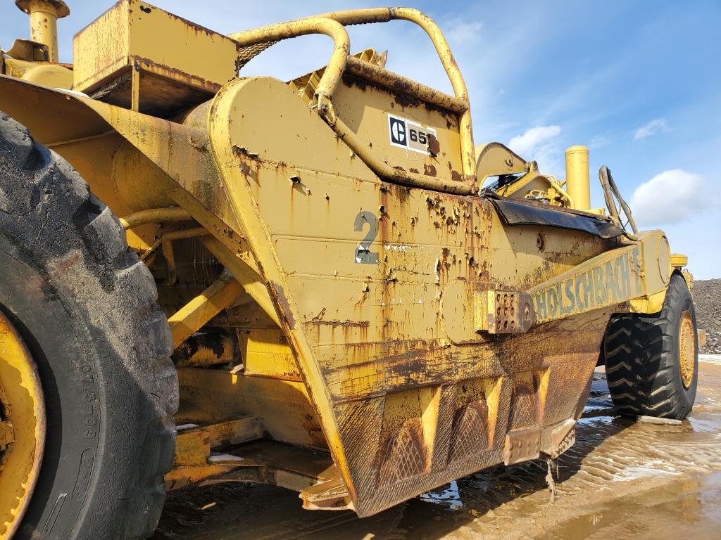 Caterpillar 657 Scraper