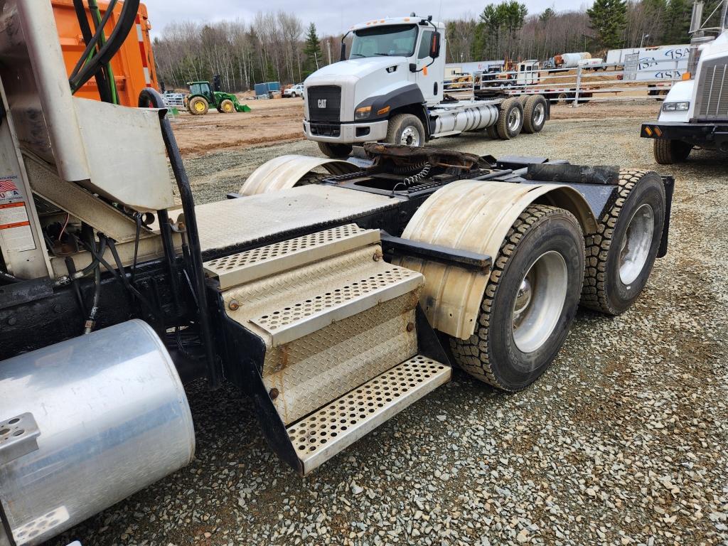 2006 Kenworth T800 Day Cab Truck Tractor