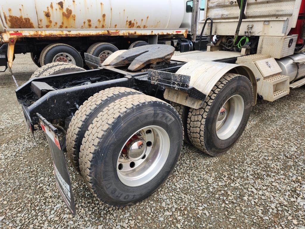 2006 Kenworth T800 Day Cab Truck Tractor