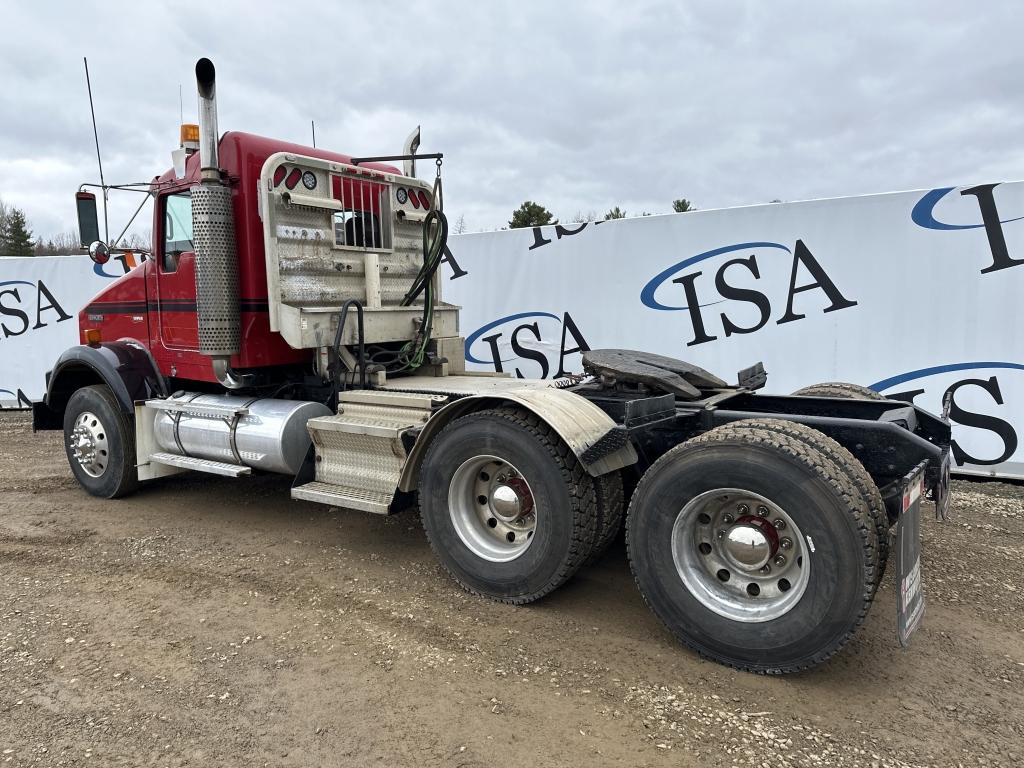 2006 Kenworth T800 Day Cab Truck Tractor