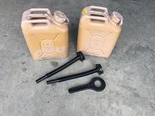 (2) 20L Scepter Fuel Cans, Funnels & Cap Wrench