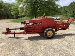 New Holland 570 Square Baler