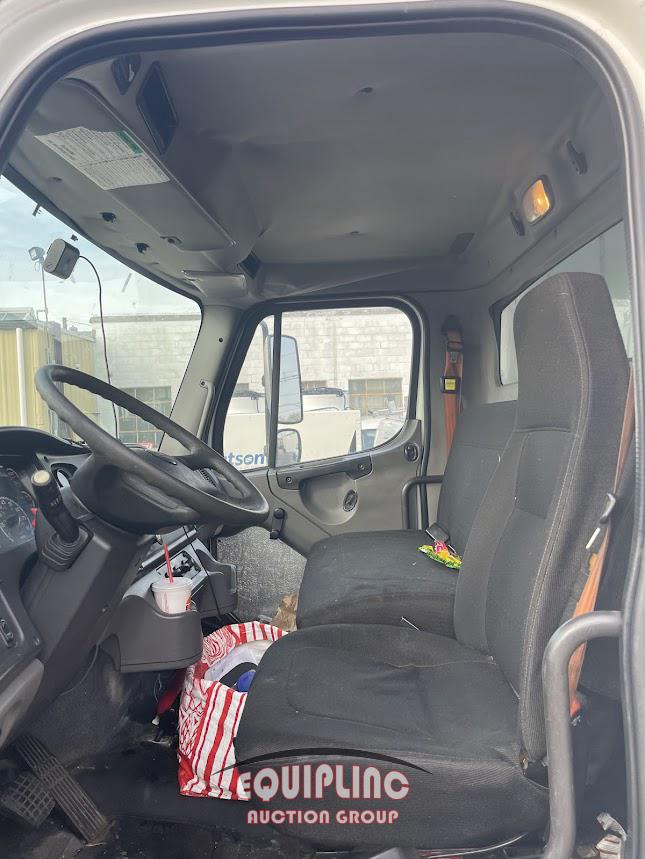 2012 FREIGHTLINER M2 26FT CDL REQUIRED BOX TRUCK