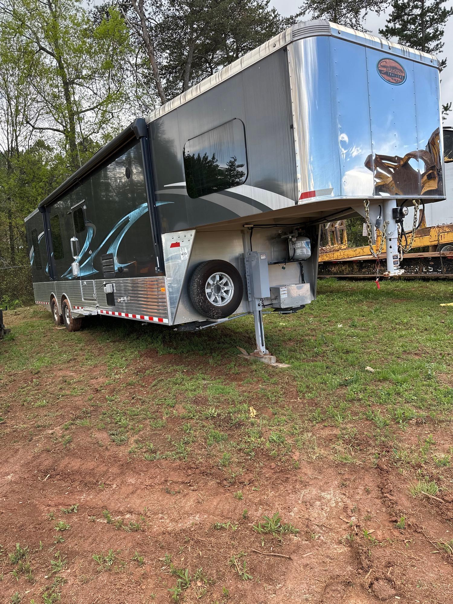 2019 SUNDOWNER PRO GRADE 102IN X 30FT TOY HAULER TANDEM AXLE TRAILER