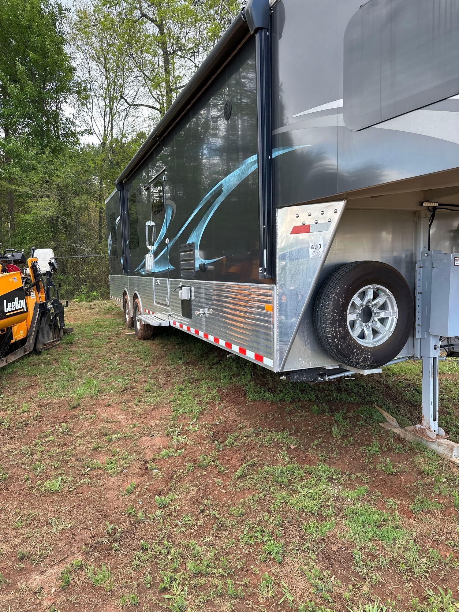 2019 SUNDOWNER PRO GRADE 102IN X 30FT TOY HAULER TANDEM AXLE TRAILER