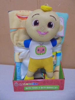 Cocomelon Bath Towel & Bath Buddies Set