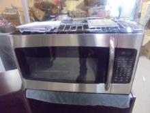 Insignia 1.6 CuFt Over The Range Microwave
