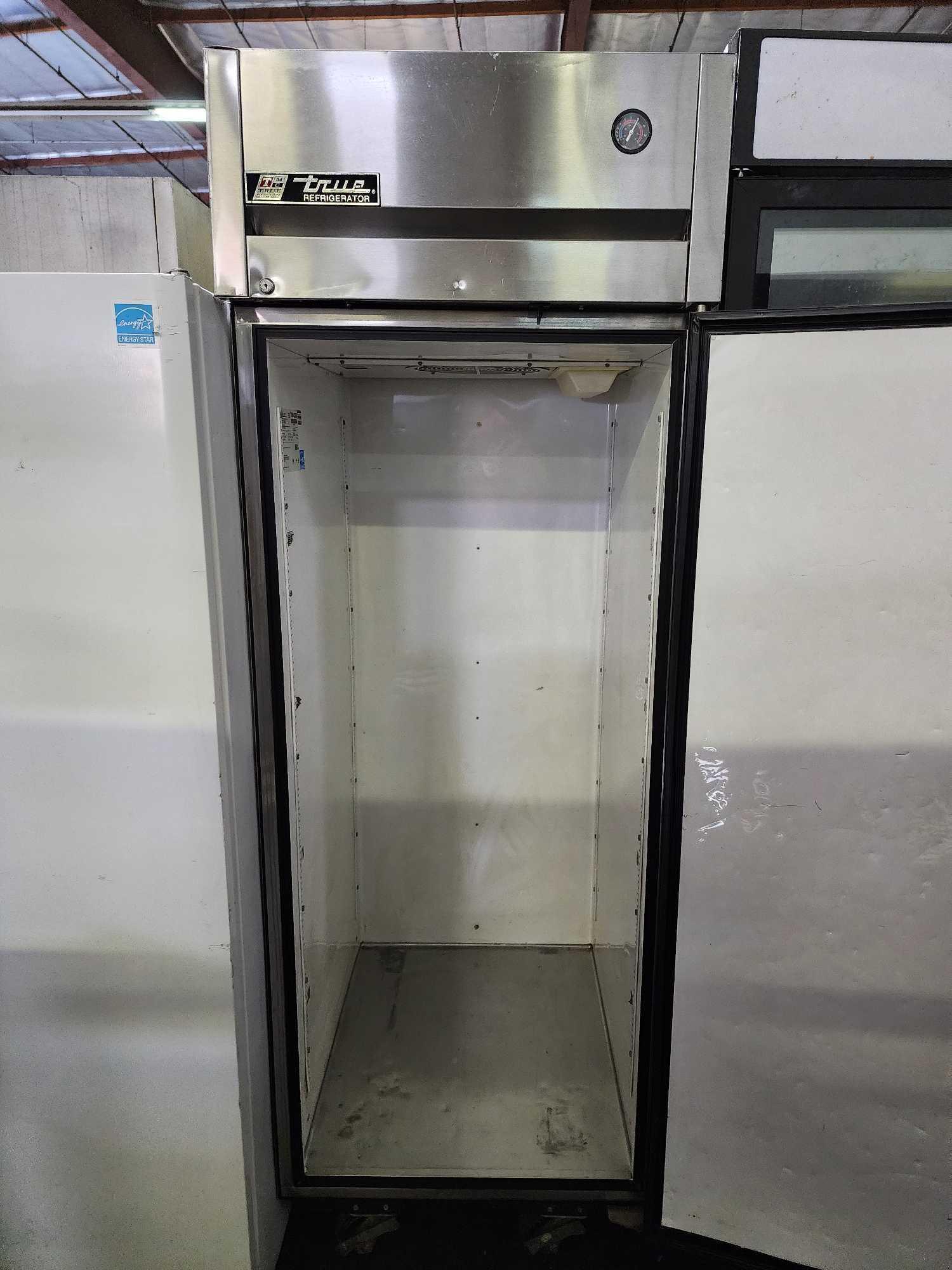 True 1 Door Refrigerator with Sheet Pan Rack