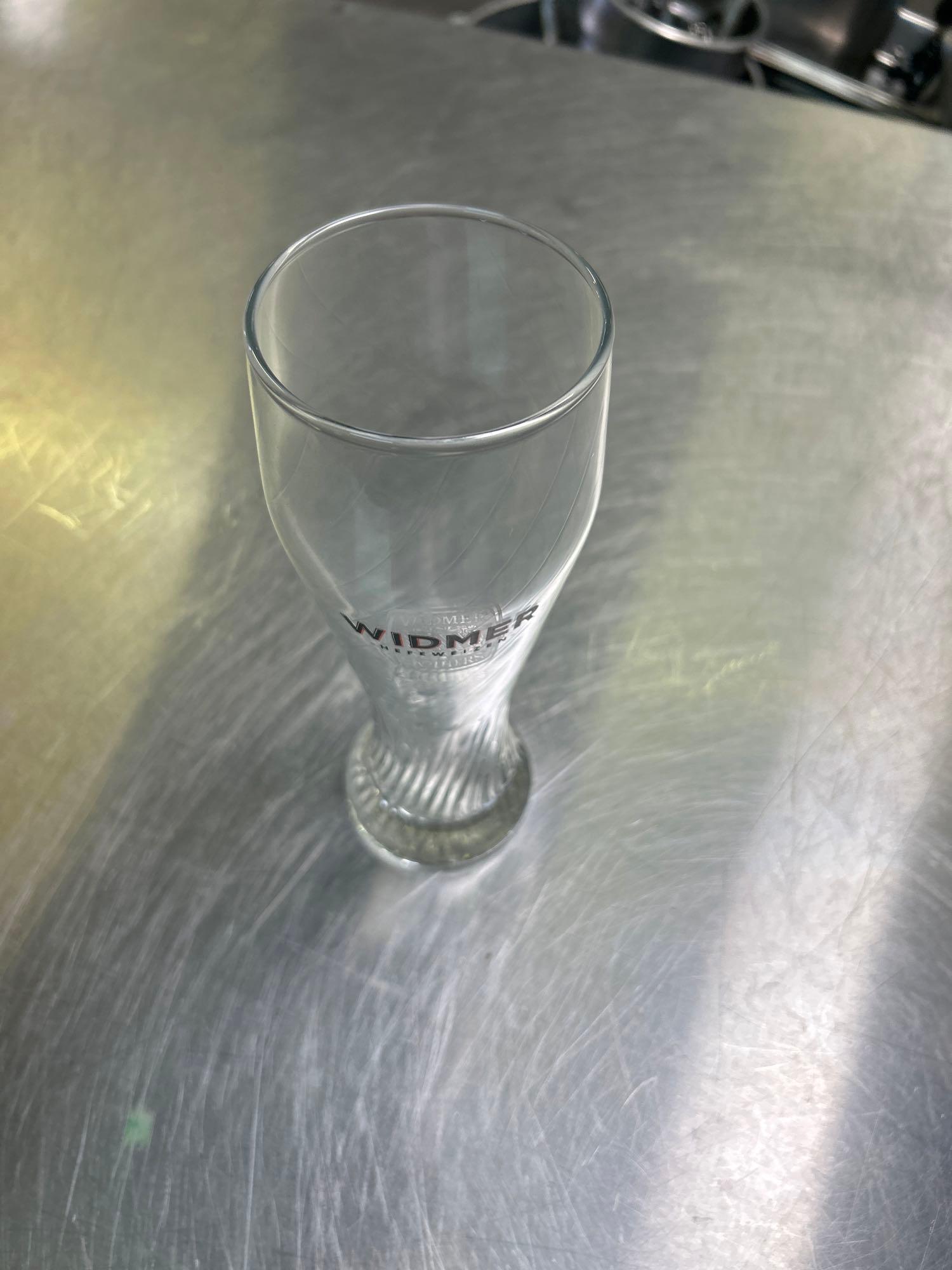 New 16 oz. Hefeweizen Beer Glasses