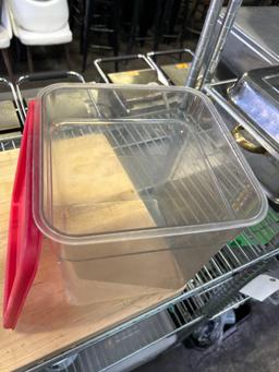 Cambro8 qt. Square Plastic Food Containers with Lids