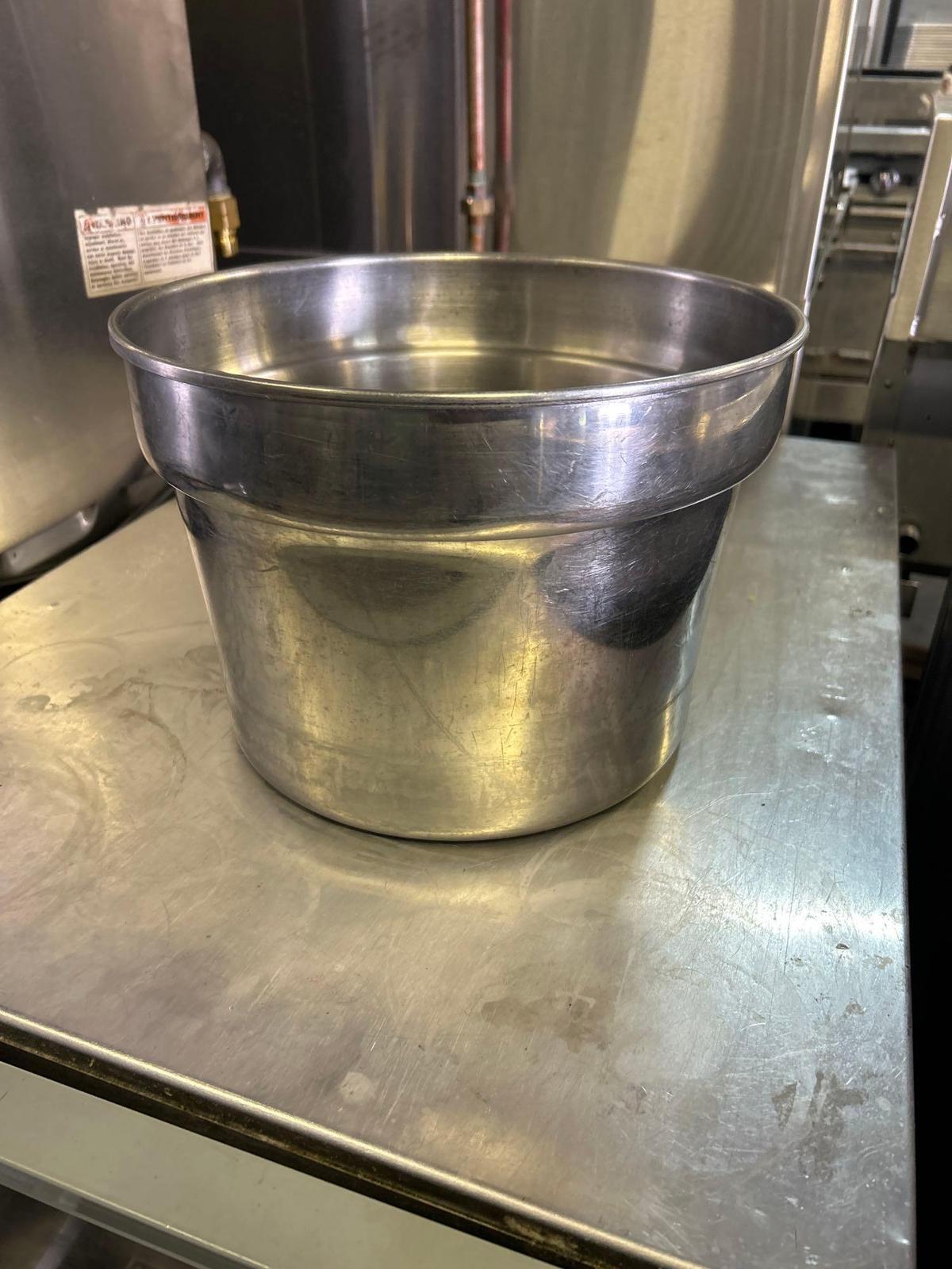 Round Stainless Steel 11 quart Inset Pans with 2 Hinged Lids