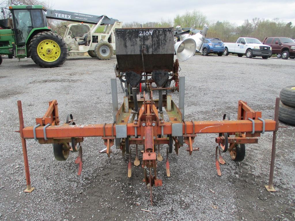 3PT 2-ROW CULTIVATOR W SIDE DRESSOR