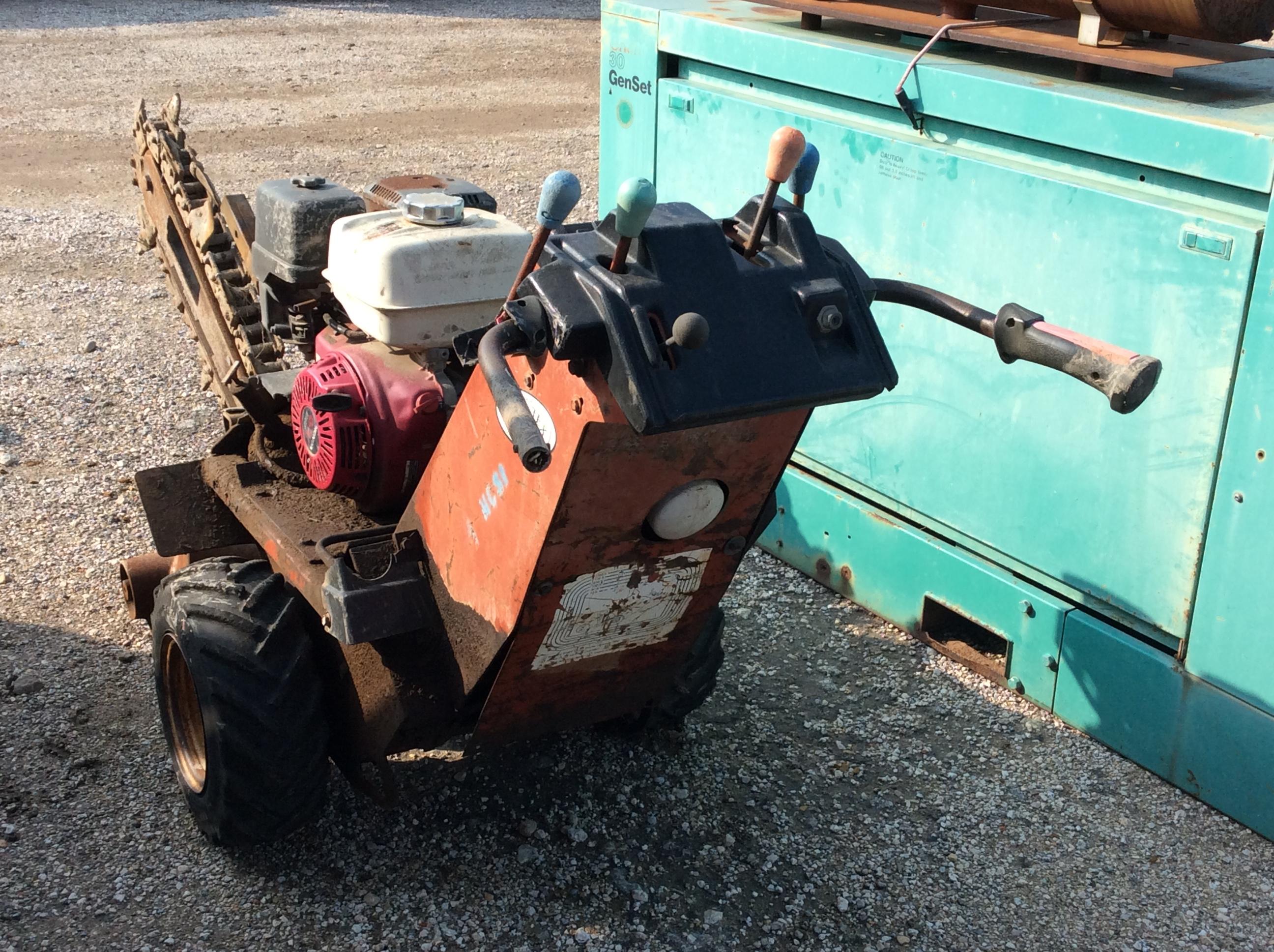 DITCHWITCH TRENCHER (PULL START)