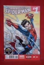 AMAZING SPIDERMAN #1 | 1ST CAMEO APPEARANCE OF CINDY MOON (SILK)