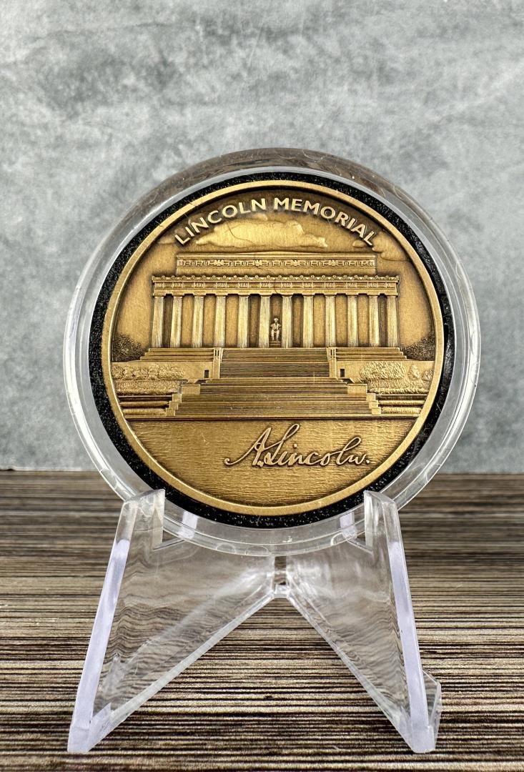 Abraham Lincoln Memorial Bronze Coin