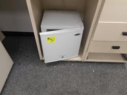 UNDERCOUNTER FREEZER