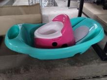 LOT OF BABY BATH AND POTTY