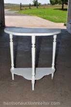 WHITE WOODEN SIDE TABLE