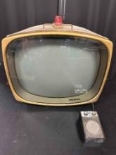 Vtg RCA Victor Deluxe Portable Tube TV Television 1950s