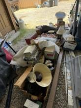 Lot of many mixed items, lamps, magazines and tools