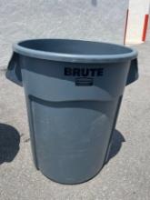 55 GAL BRUTE - RUBBERMAID COMMERICAL PRODUCTS TRASH CAN (POMPANO, FL)
