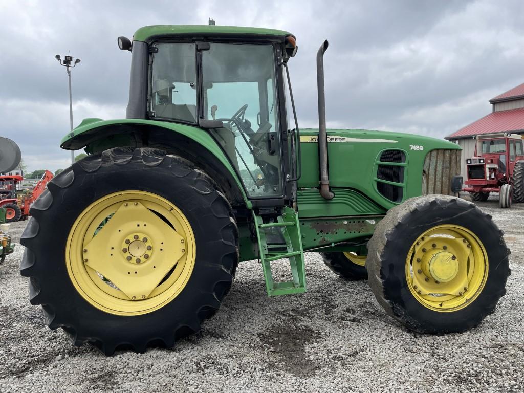 John Deere 7130 Tractor