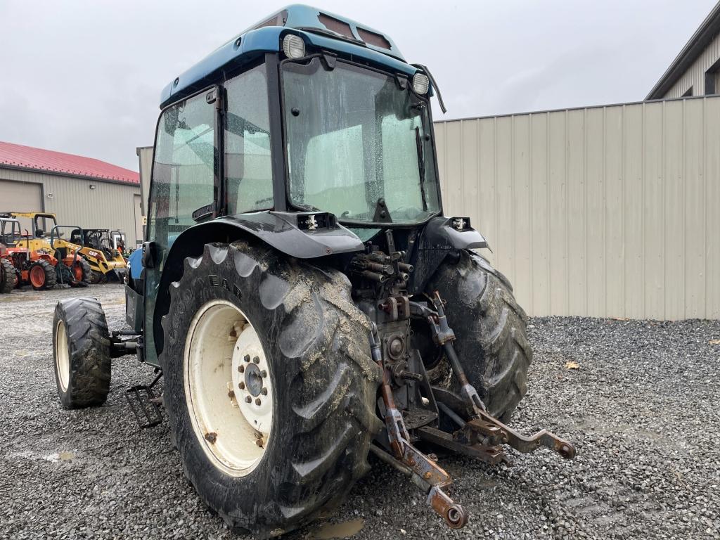 New Holland TN90F Tractor