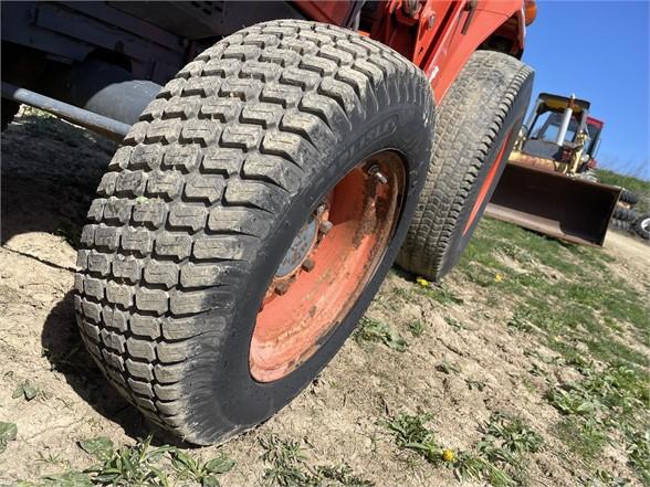 Kubota L2900 Tractor