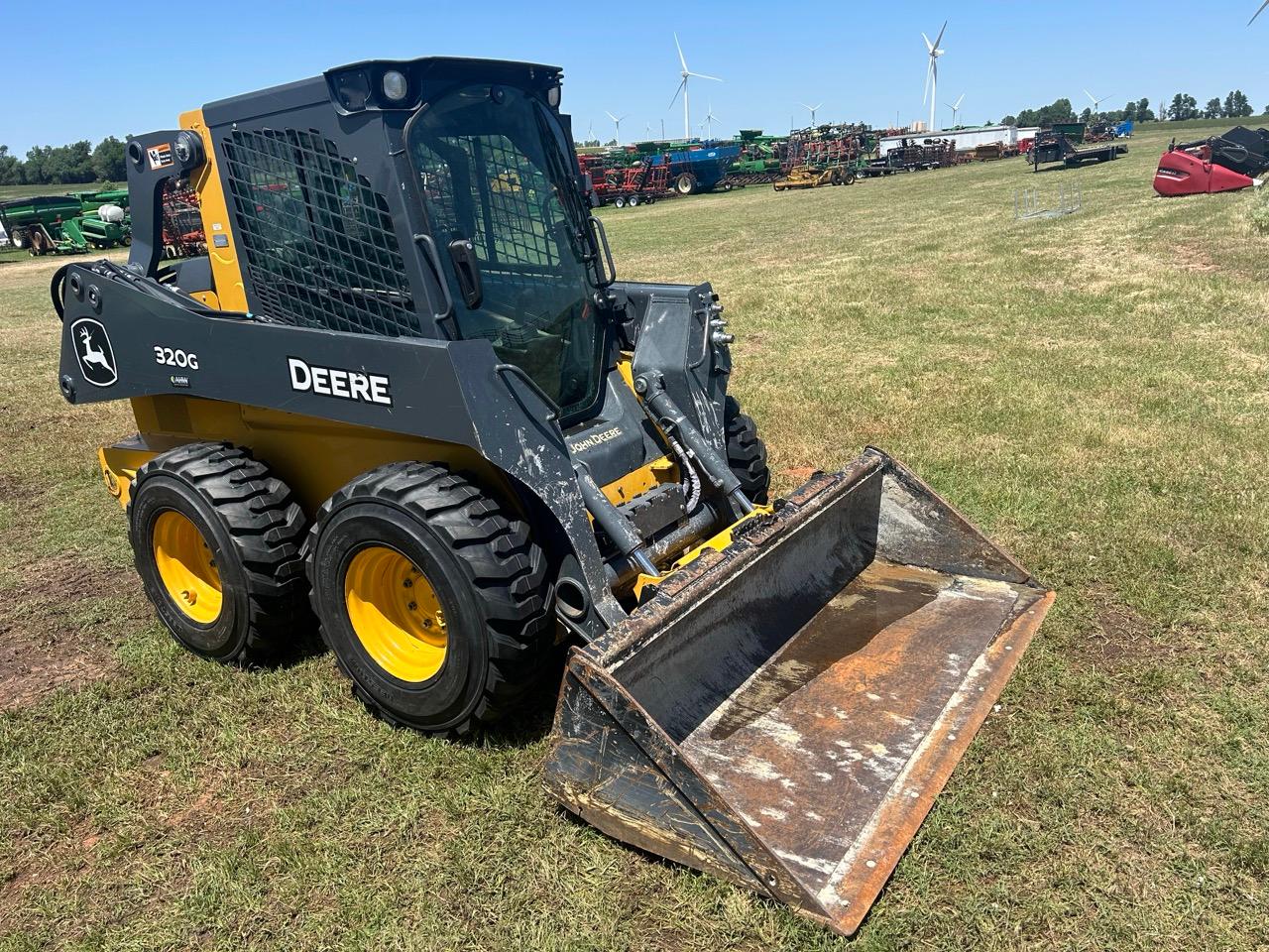 2020 Deere 320G