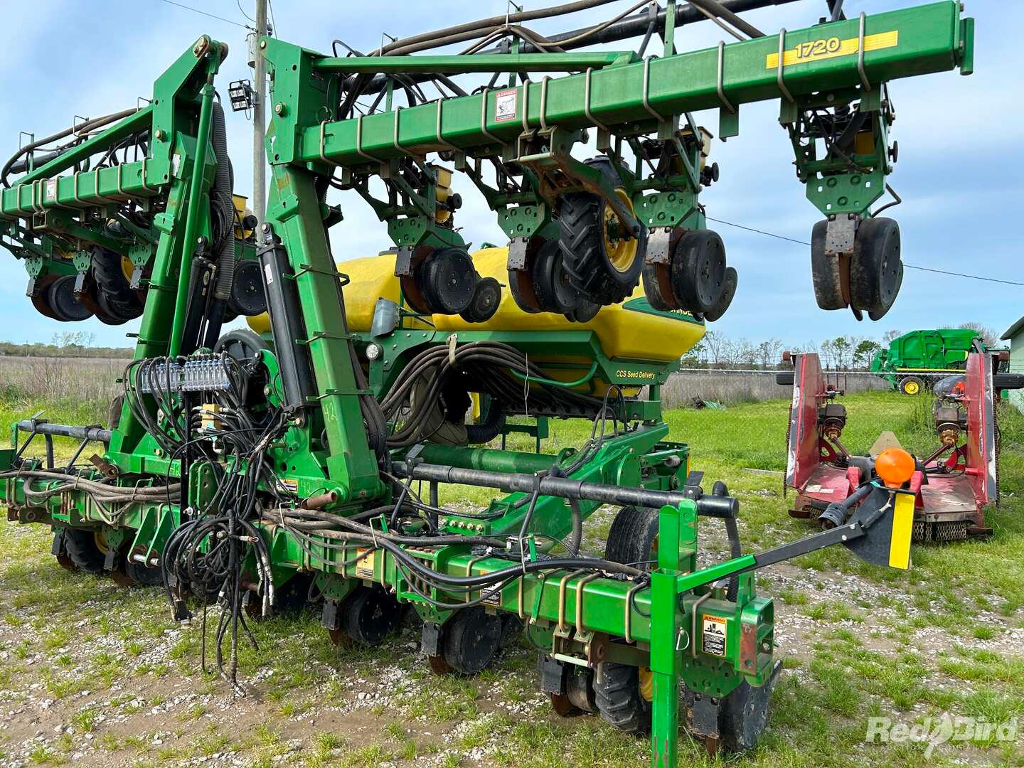 JOHN DEERE 1720 PLANTER