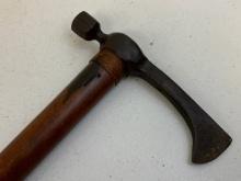 ANTIQUE PIPE TOMAHAWK HEAD MOUNTED ON THE WALKING CANE