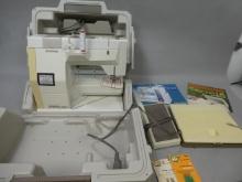 Bernina 930 Electronic Sewing Machine w/ Case Pedal Accessories & Booklets