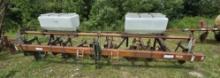 4 row cultivator with fertilizer boxes