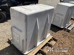 (Villa Rica, GA) 2 Man Bucket NOTE: This unit is being sold AS IS/WHERE IS via Timed Auction and is