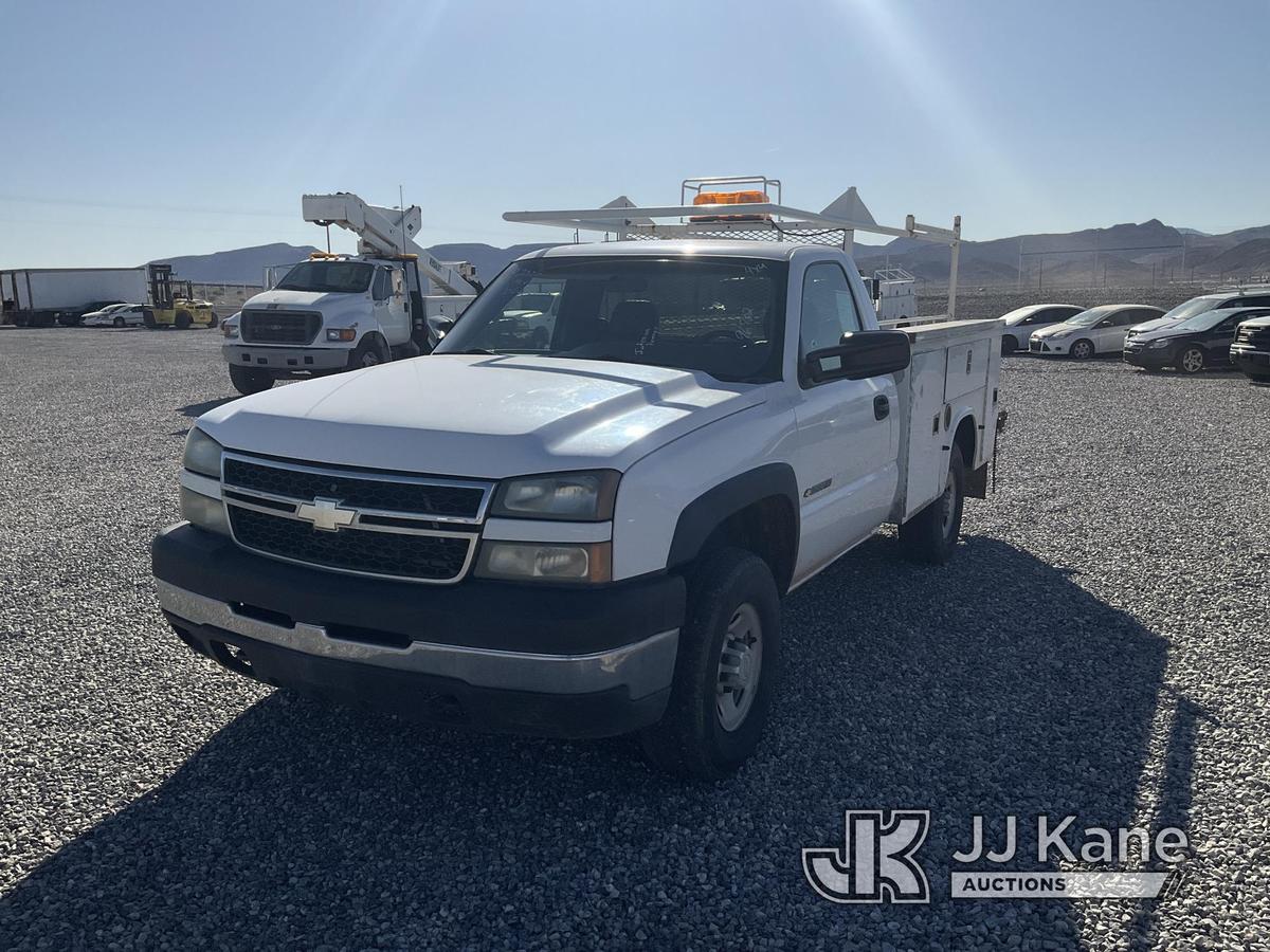 (Las Vegas, NV) 2006 Chevrolet 2500 Service Body 4X4 Interior Damage, Taxable Runs & Moves