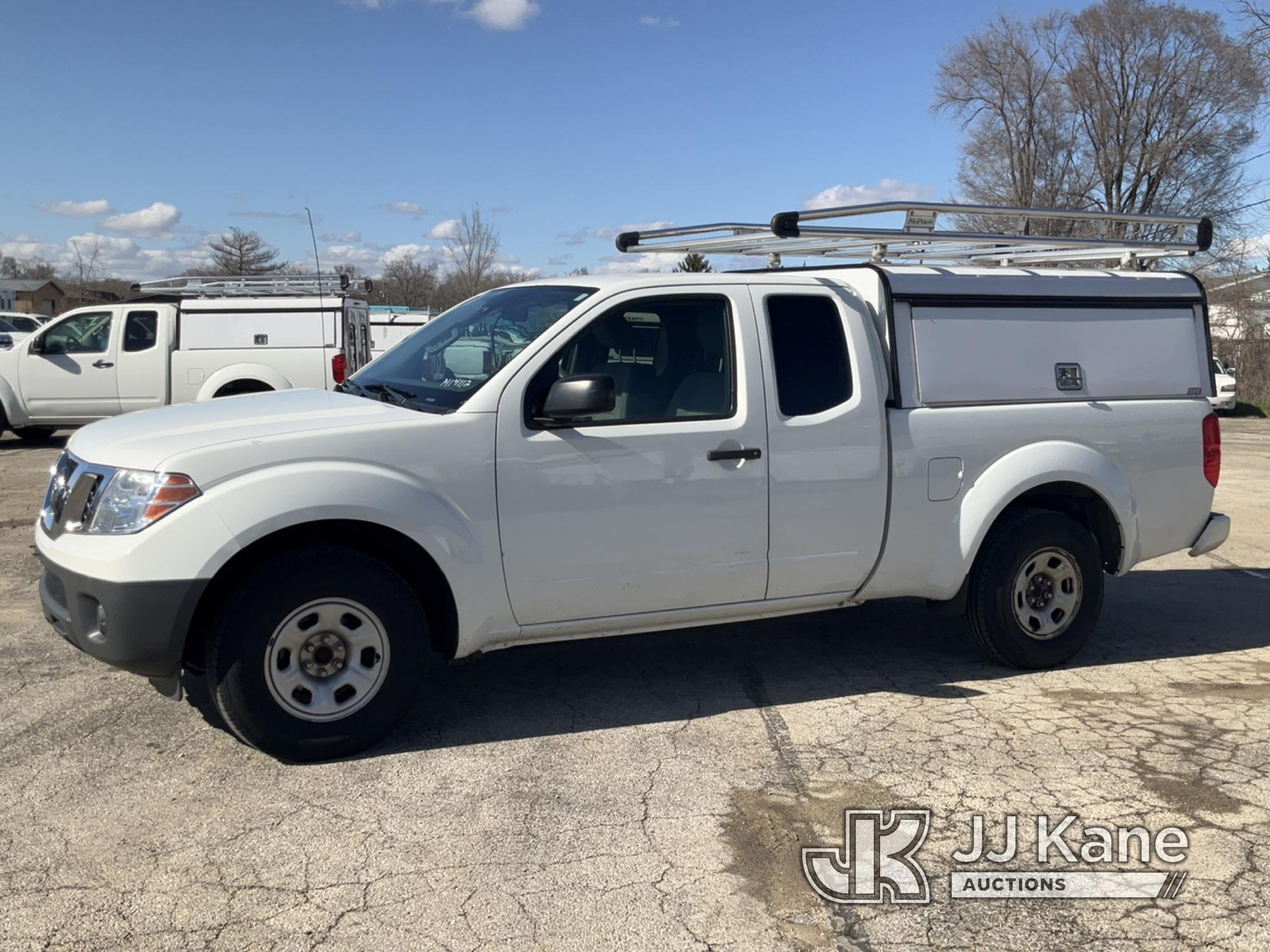 (South Beloit, IL) 2017 Nissan Frontier Extended-Cab Pickup Truck Runs, Moves, Paint Damage