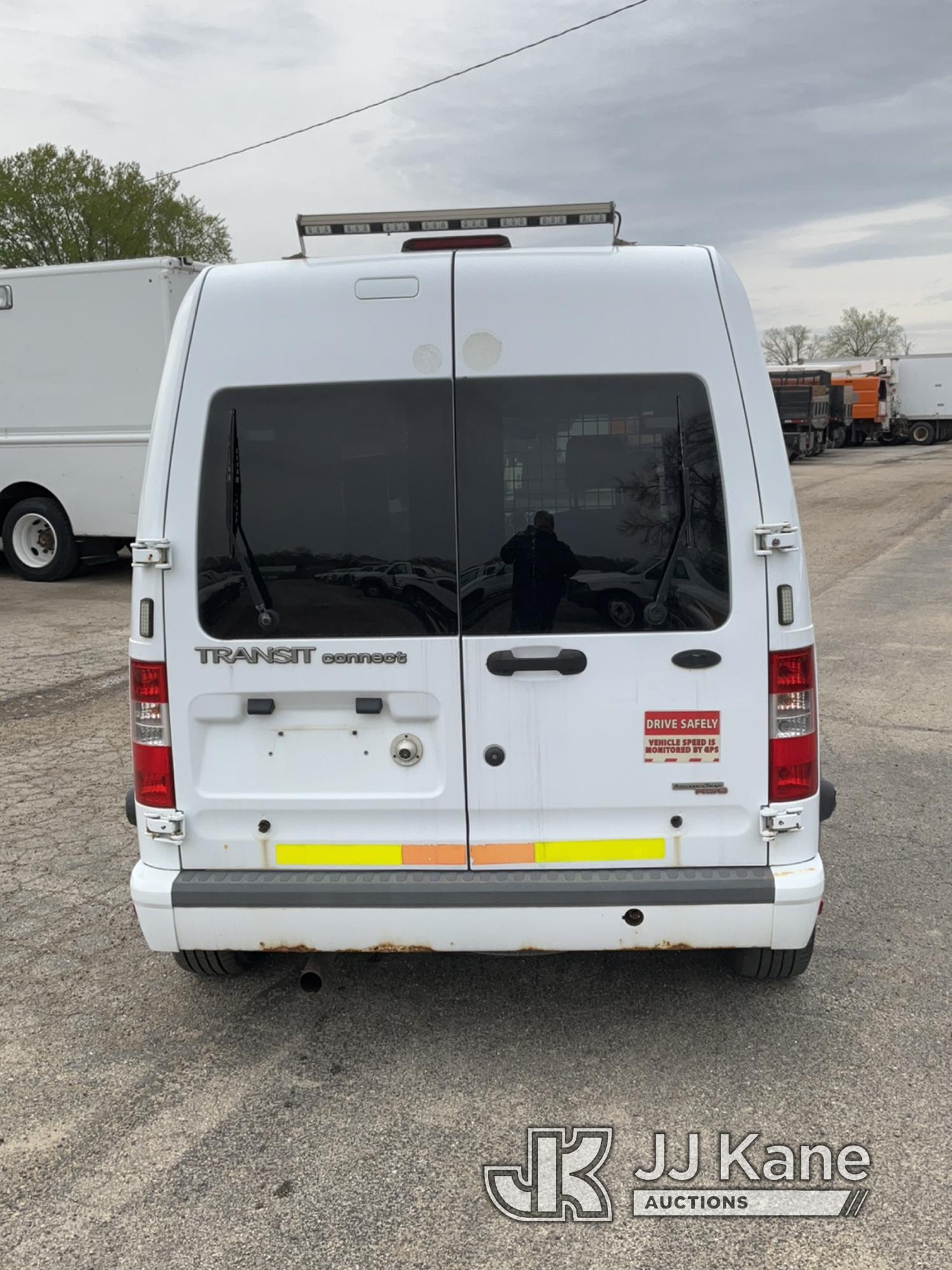 (South Beloit, IL) 2012 Ford Transit Connect Cargo Van Runs & Moves) (Rust Damage