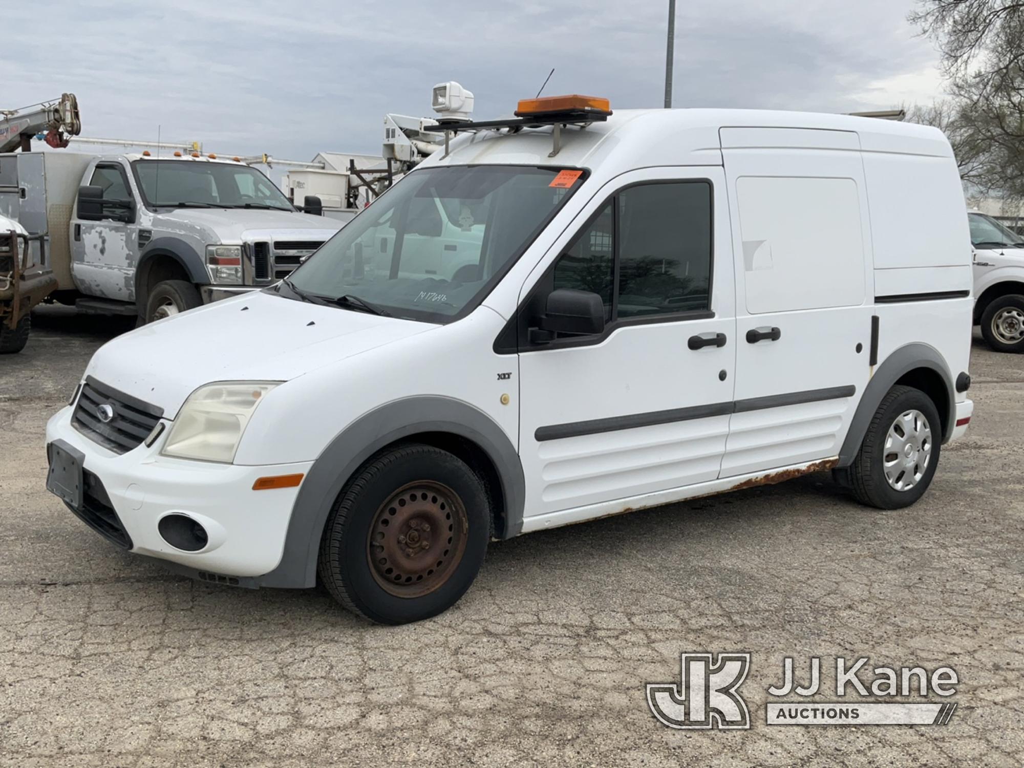 (South Beloit, IL) 2012 Ford Transit Connect Cargo Van Runs & Moves) (Rust Damage