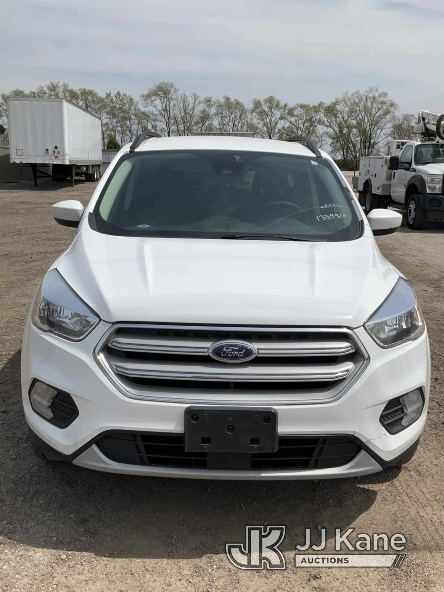 (South Beloit, IL) 2018 Ford Escape 4x4 4-Door Sport Utility Vehicle Runs & Moves) (Check Engine Lig