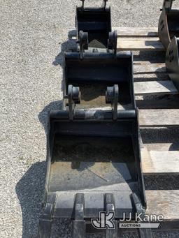 (Hawk Point, MO) 3 Paladin Buckets. (Used. ) NOTE: This unit is being sold AS IS/WHERE IS via Timed
