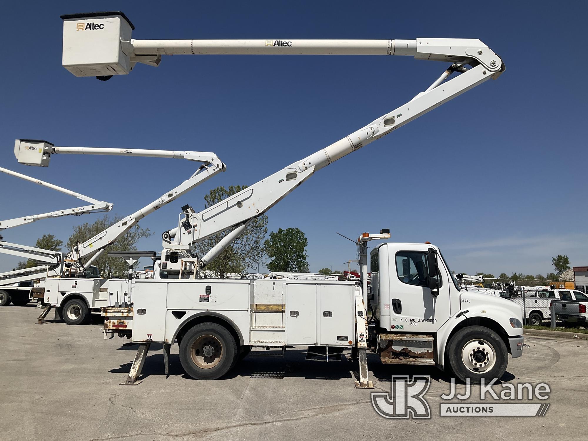 (Kansas City, MO) Altec AA755-MH, Articulating Material Handling Bucket Truck rear mounted on 2014 F