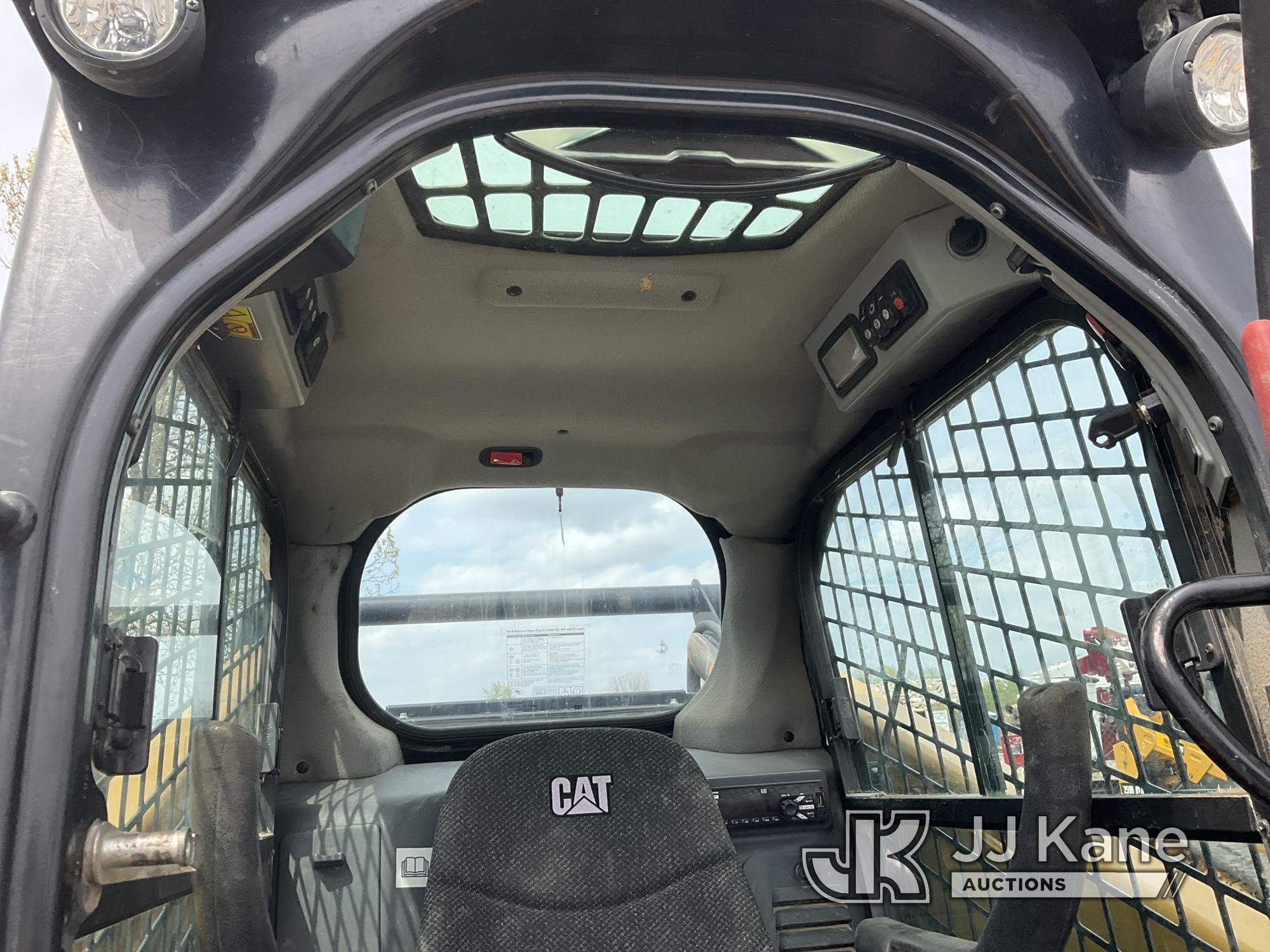 (Kansas City, MO) 2018 Cat 289D Tracked Skid Steer Loader Runs, Moves, & Operates) (Has Engine Noise