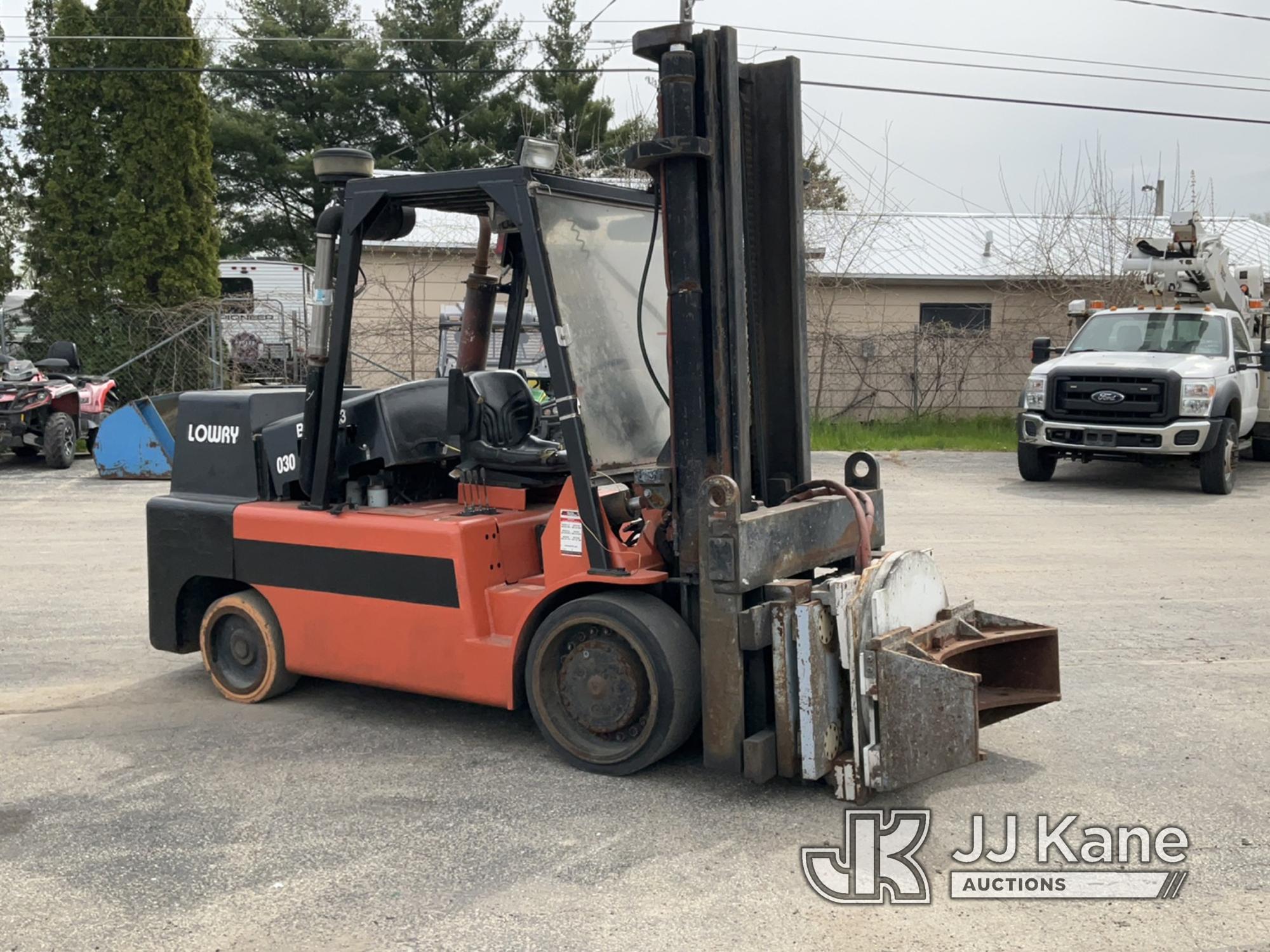 (South Beloit, IL) 2013 Lowry L180XDS Cushion Tired Forklift Runs, Moves, Operates) (Battery Needs t