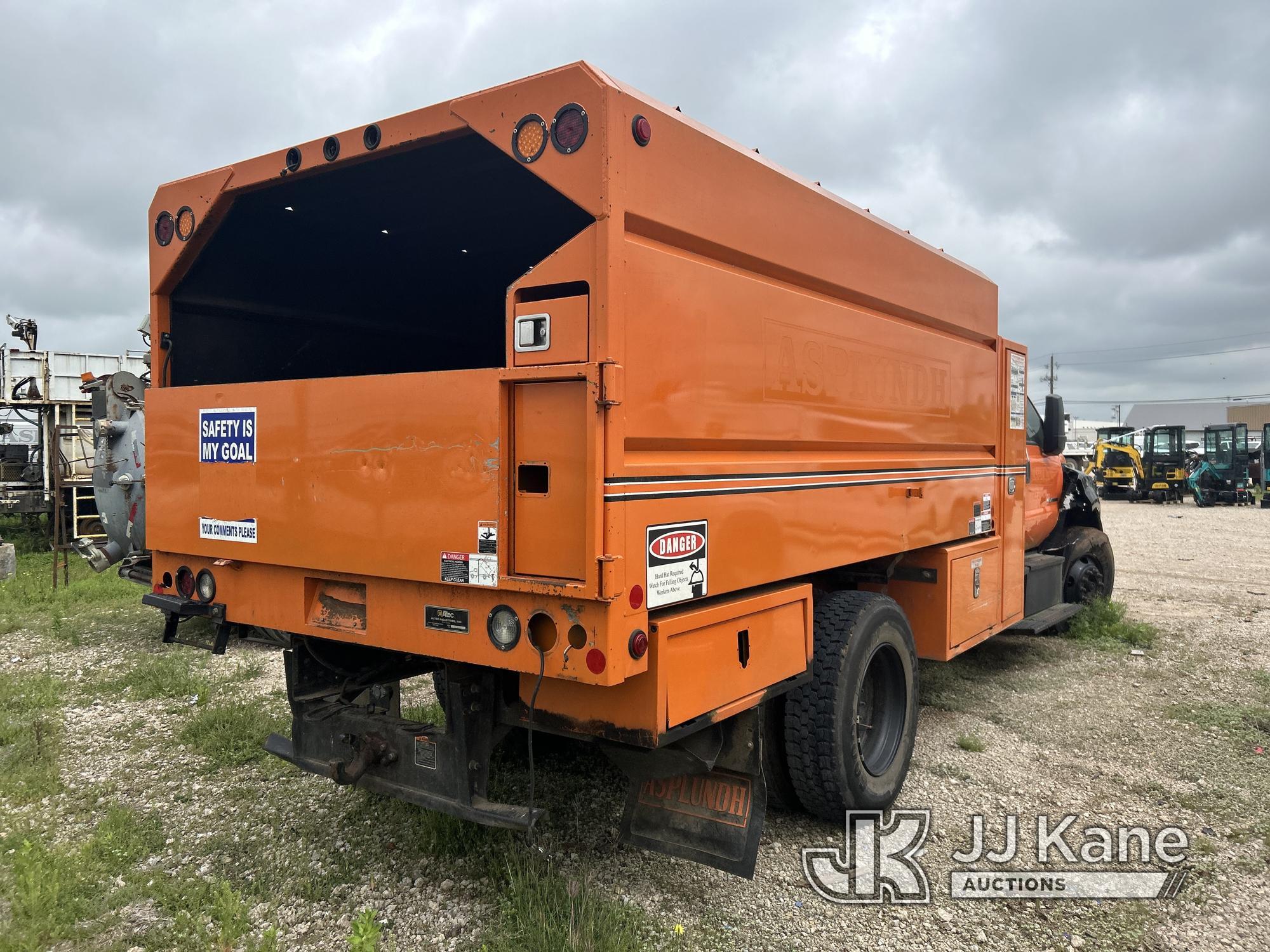 (Waxahachie, TX) 2017 Ford F750 Extended-Cab Chipper Dump Truck Not Running, Wrecked/Totaled, No Key