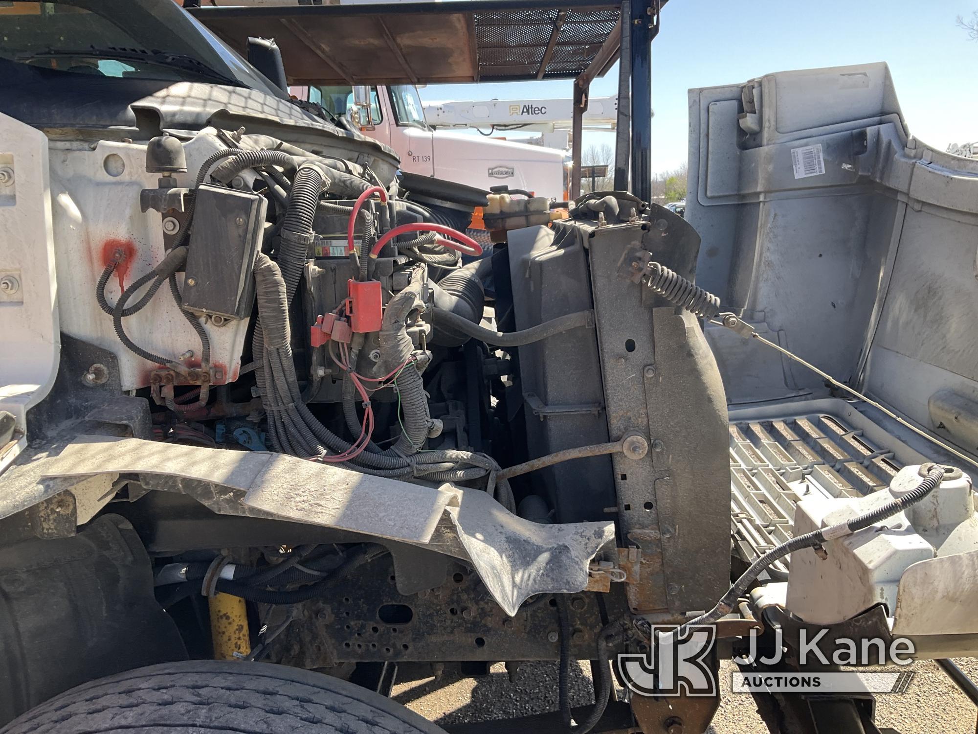 (Kansas City, MO) Altec LRV55, Over-Center Bucket Truck mounted behind cab on 2006 GMC C7500 Chipper