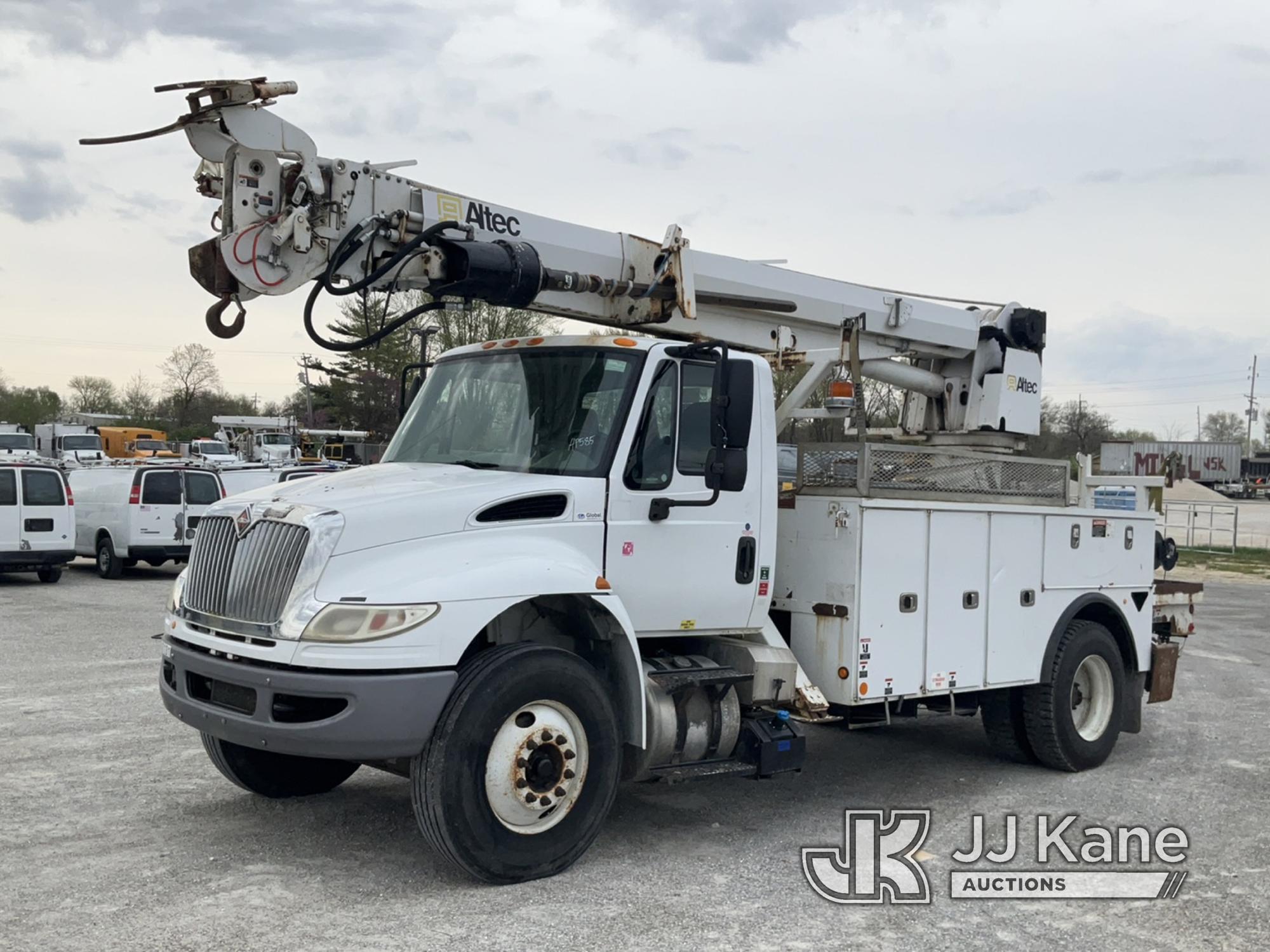 (Hawk Point, MO) Altec DM47B-TR, Digger Derrick rear mounted on 2016 International 4300 Utility Truc